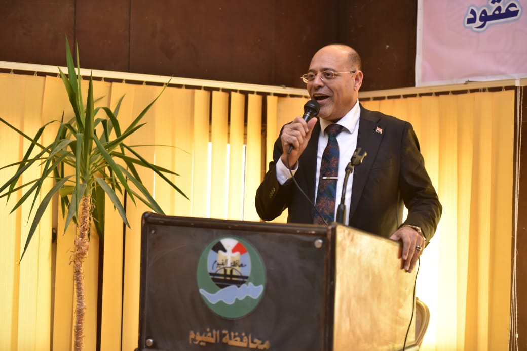 وزير القوى العامله 